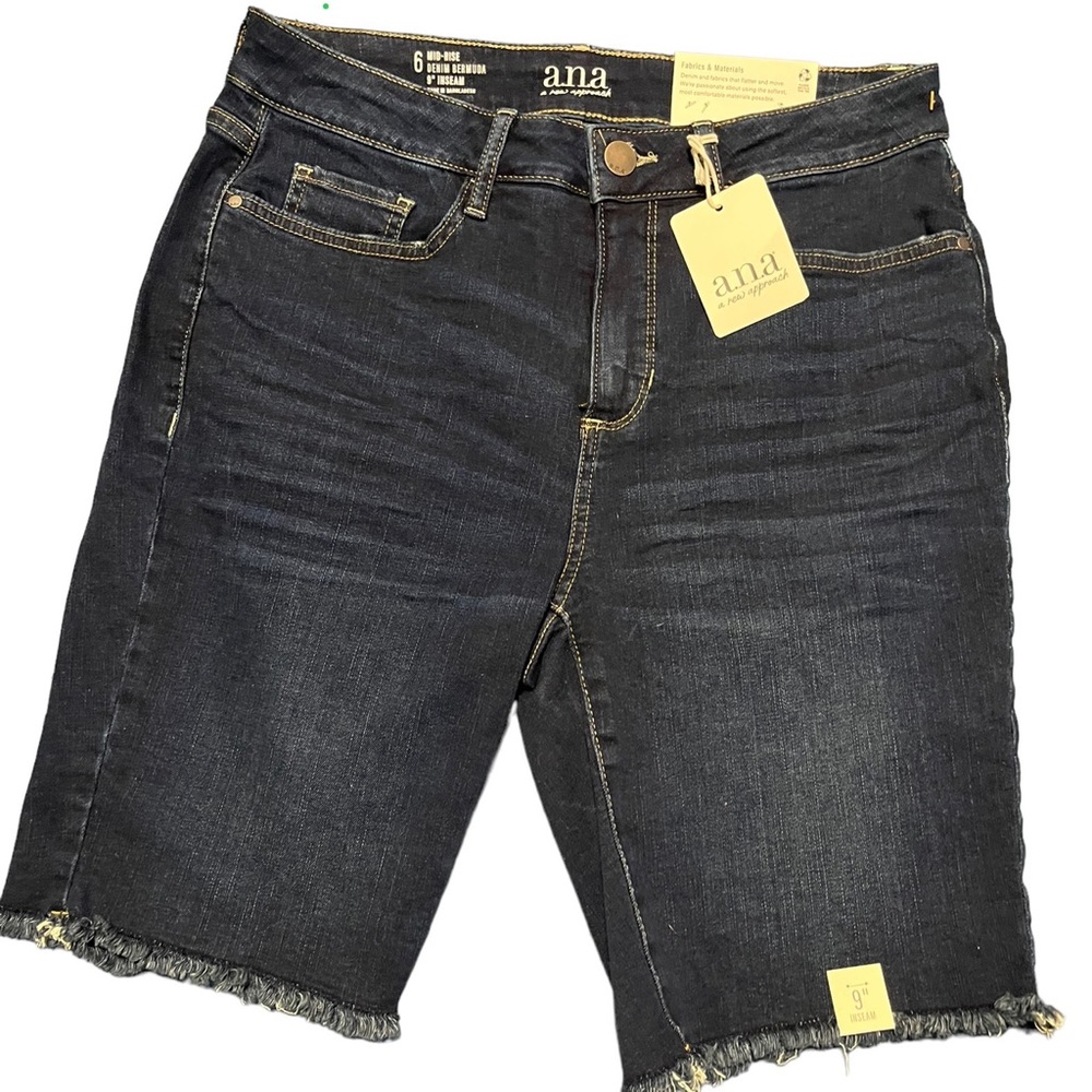 BNWT. ANA BERMUDA JEAN SHORTS